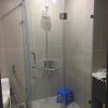 Vách tắm kính vát góc